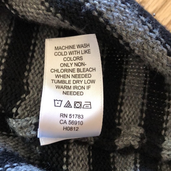 Maurice’s sweater size large - Picture 6 of 6